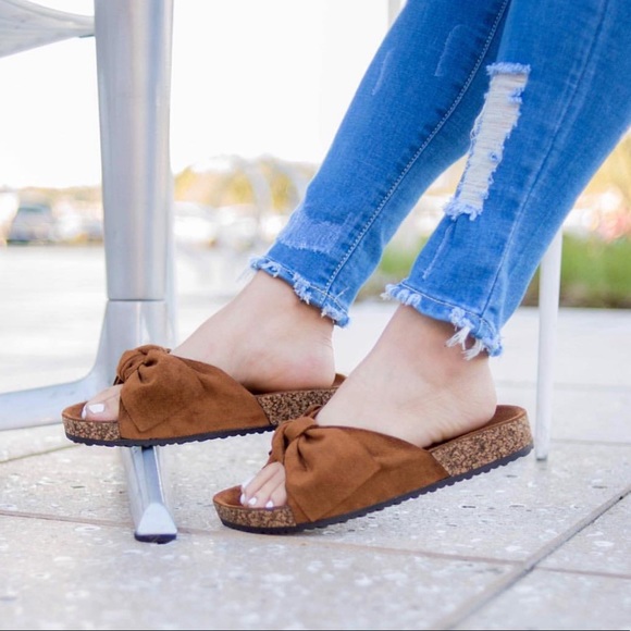 Just in 📣 “ Maria” Tan bow slides - Picture 3 of 8